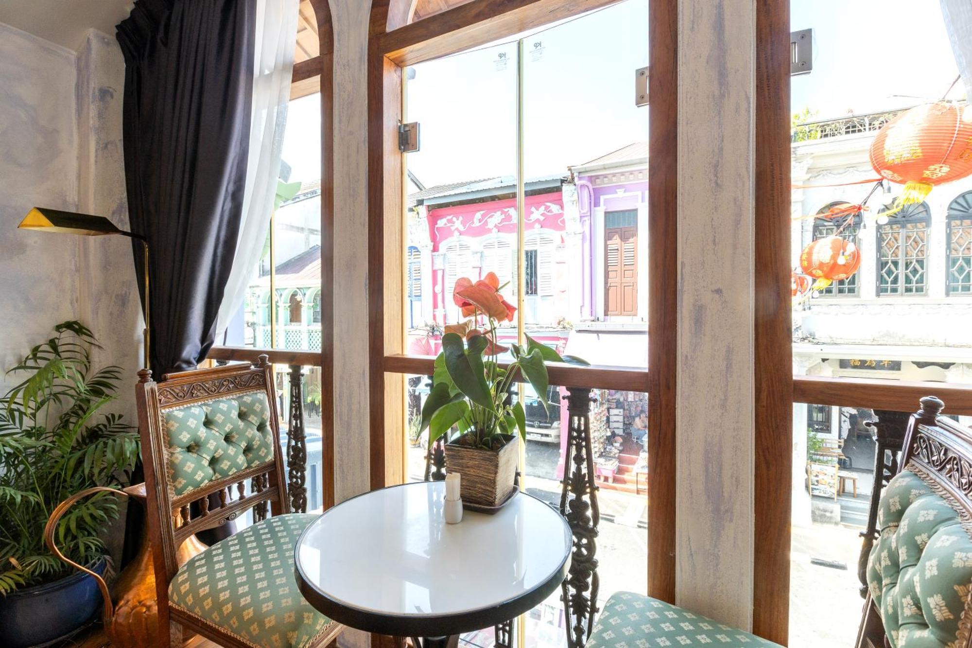 Twelve 8 Boutique House Hotel Phuket