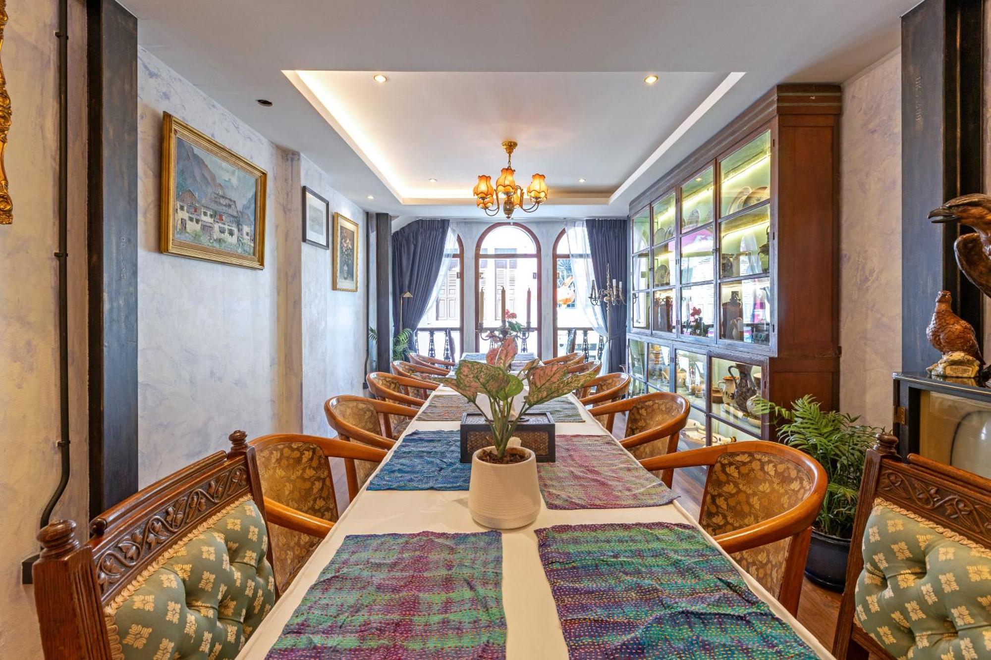 Twelve 8 Boutique House Hotel