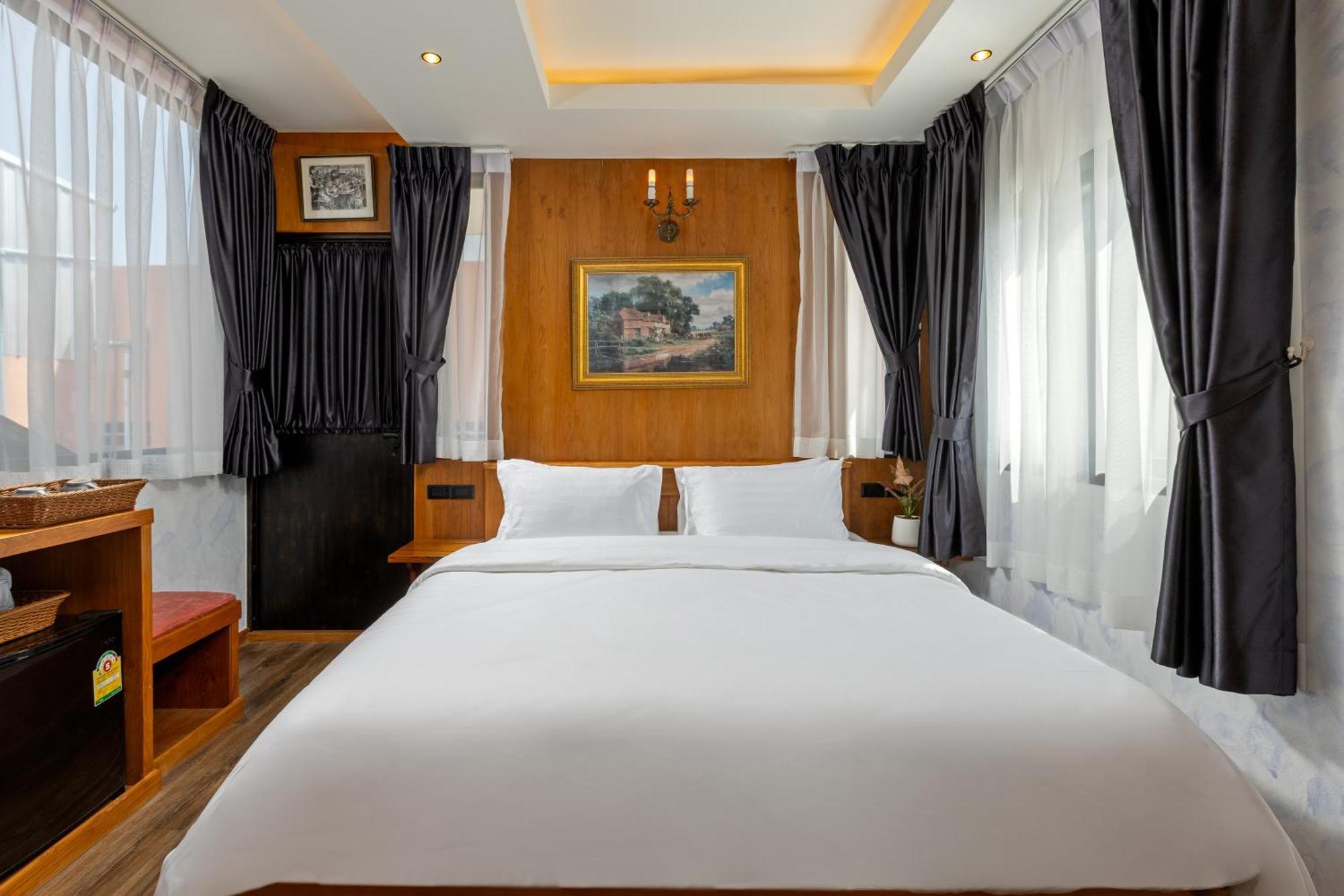 Twelve 8 Boutique House