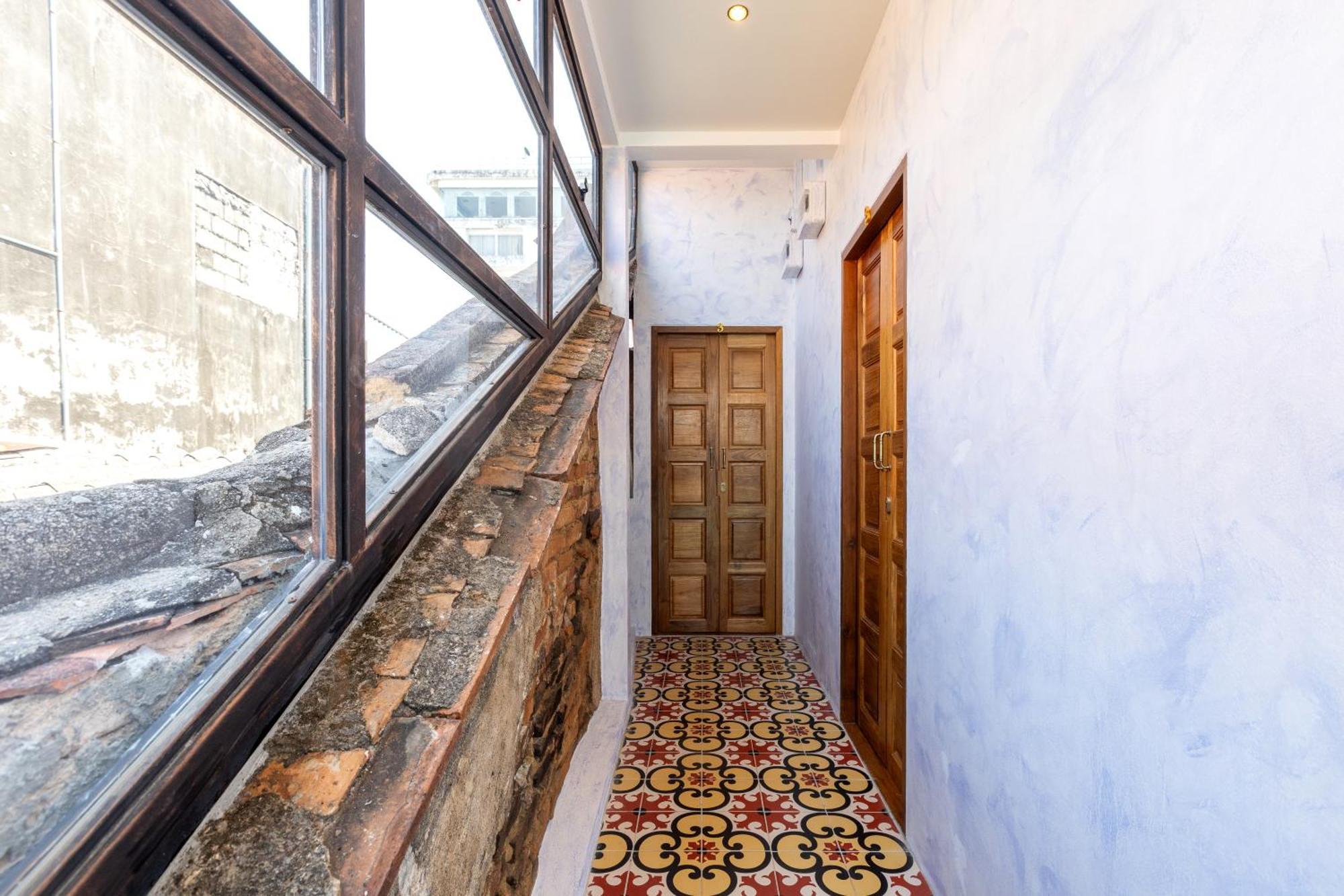 Hotel Twelve 8 Boutique House 3*