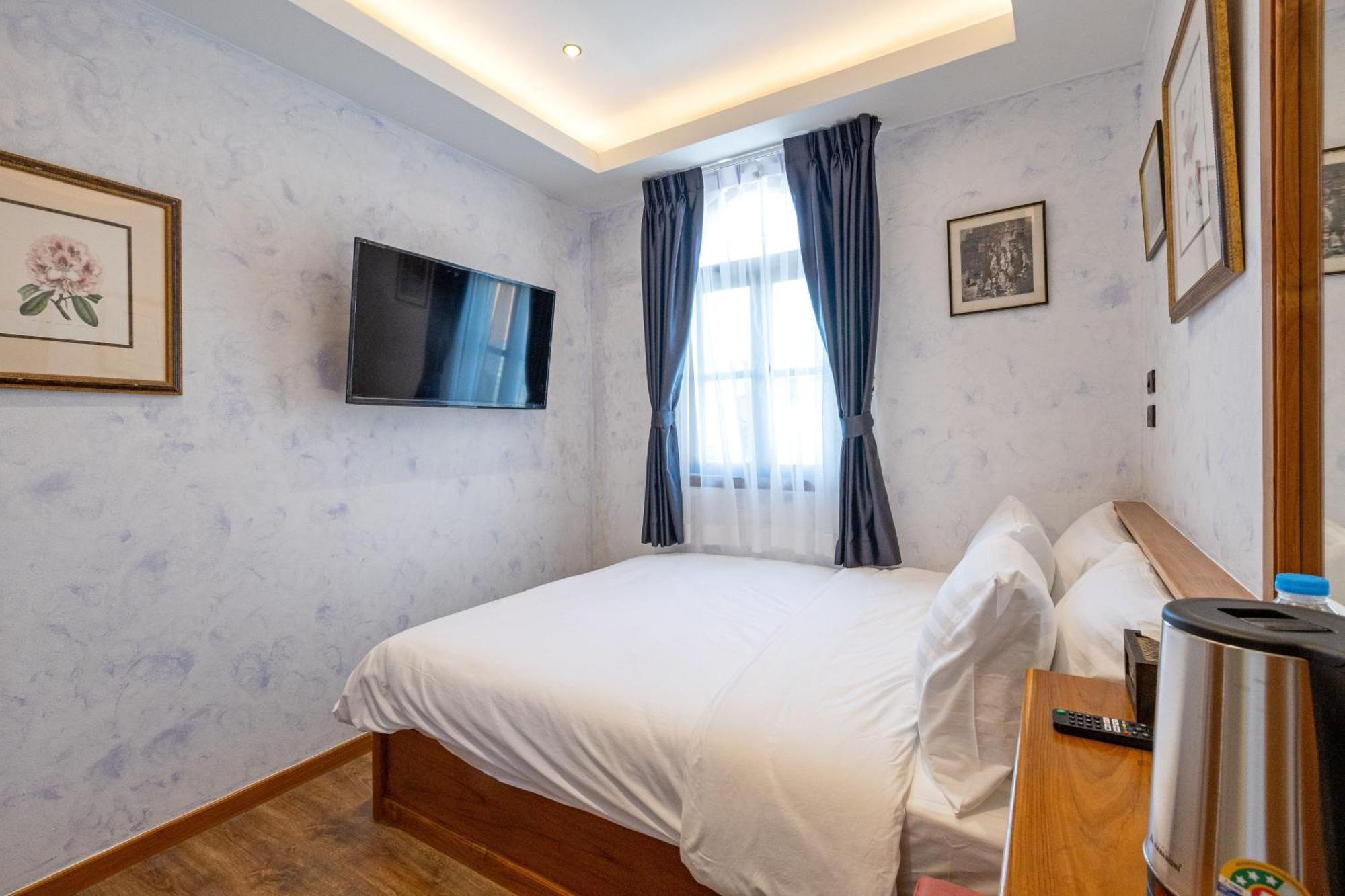 Twelve 8 Boutique House Phuket