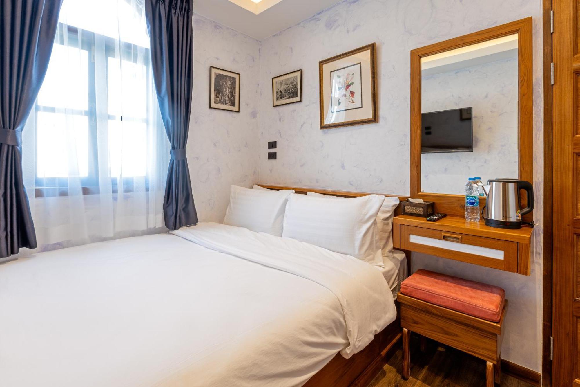 Hotel Twelve 8 Boutique House